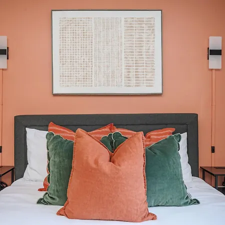 The Traveler'S Retreat, 5 Mins To Airport And 15 Mins To Downtown Apartment